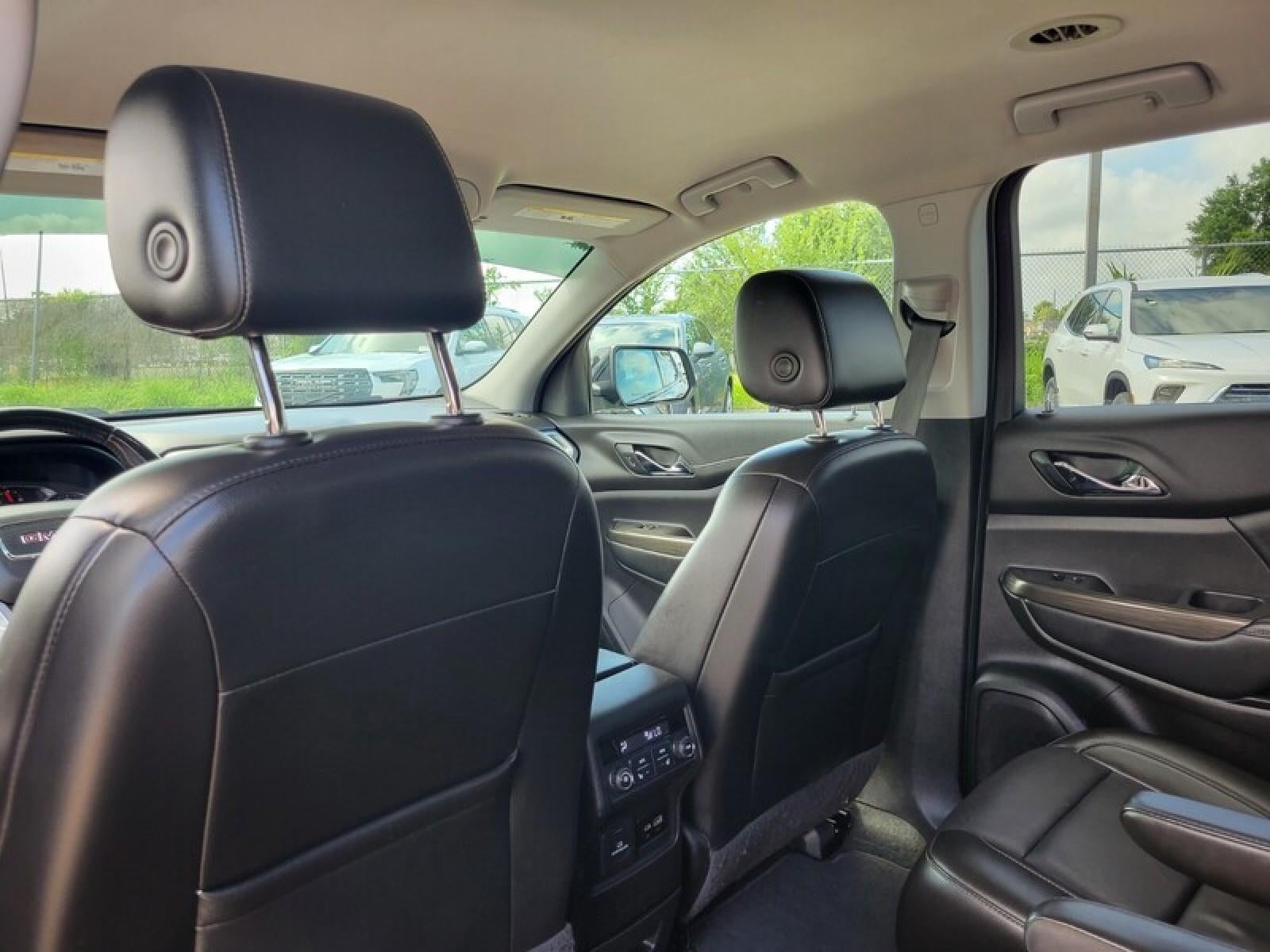 2021 GMC Acadia SLT