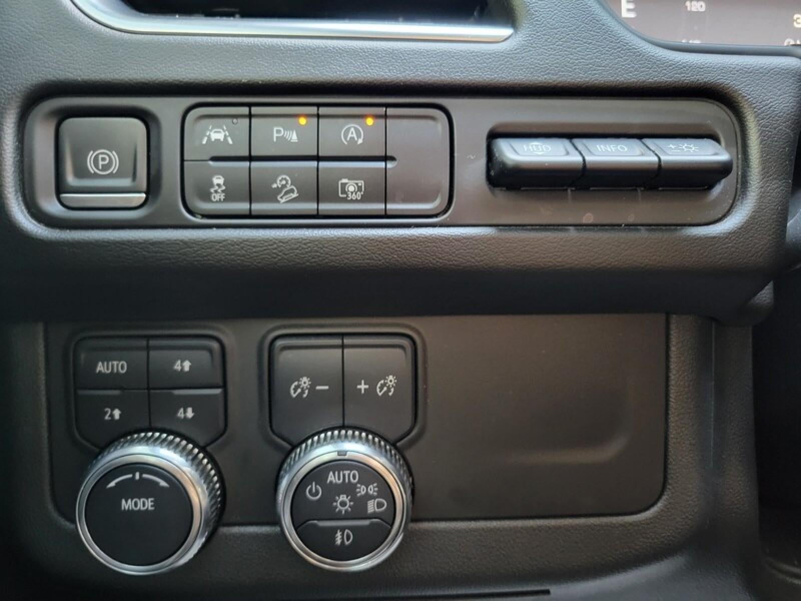 2023 GMC Yukon XL AT4