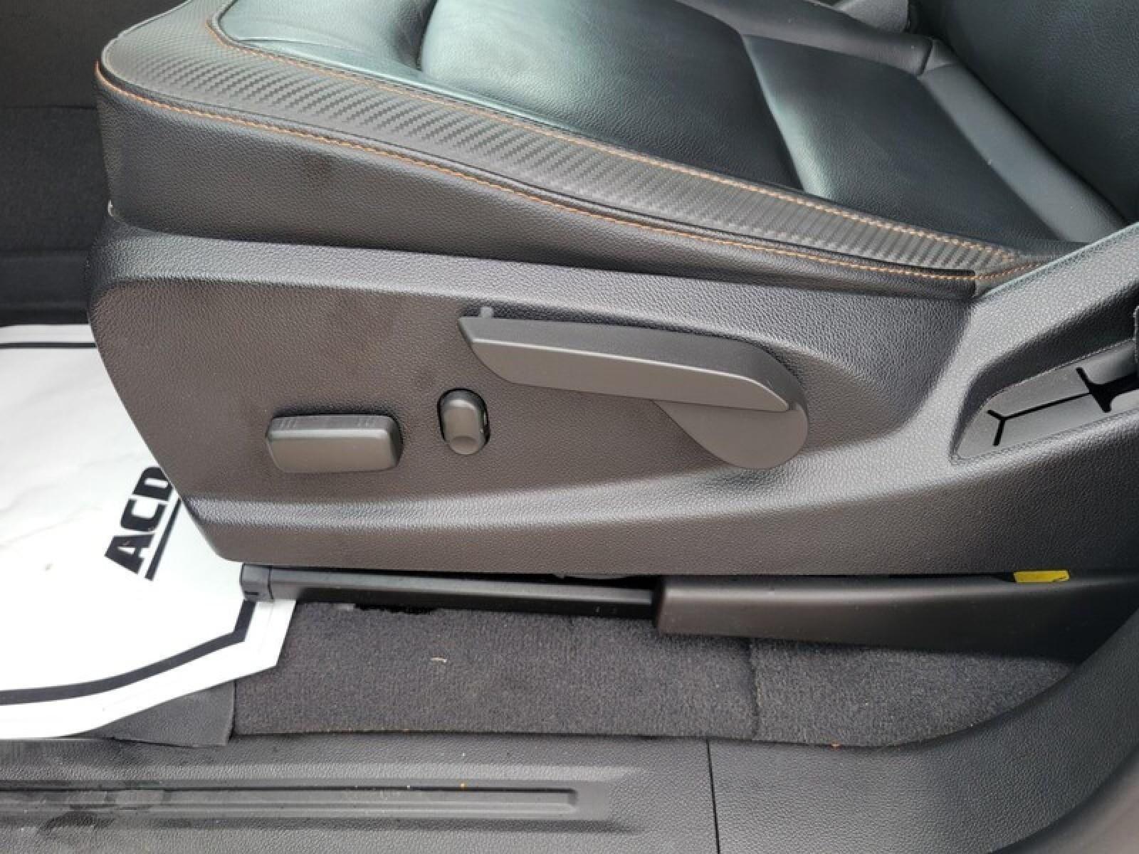 2022 GMC Canyon AT4 - Leather