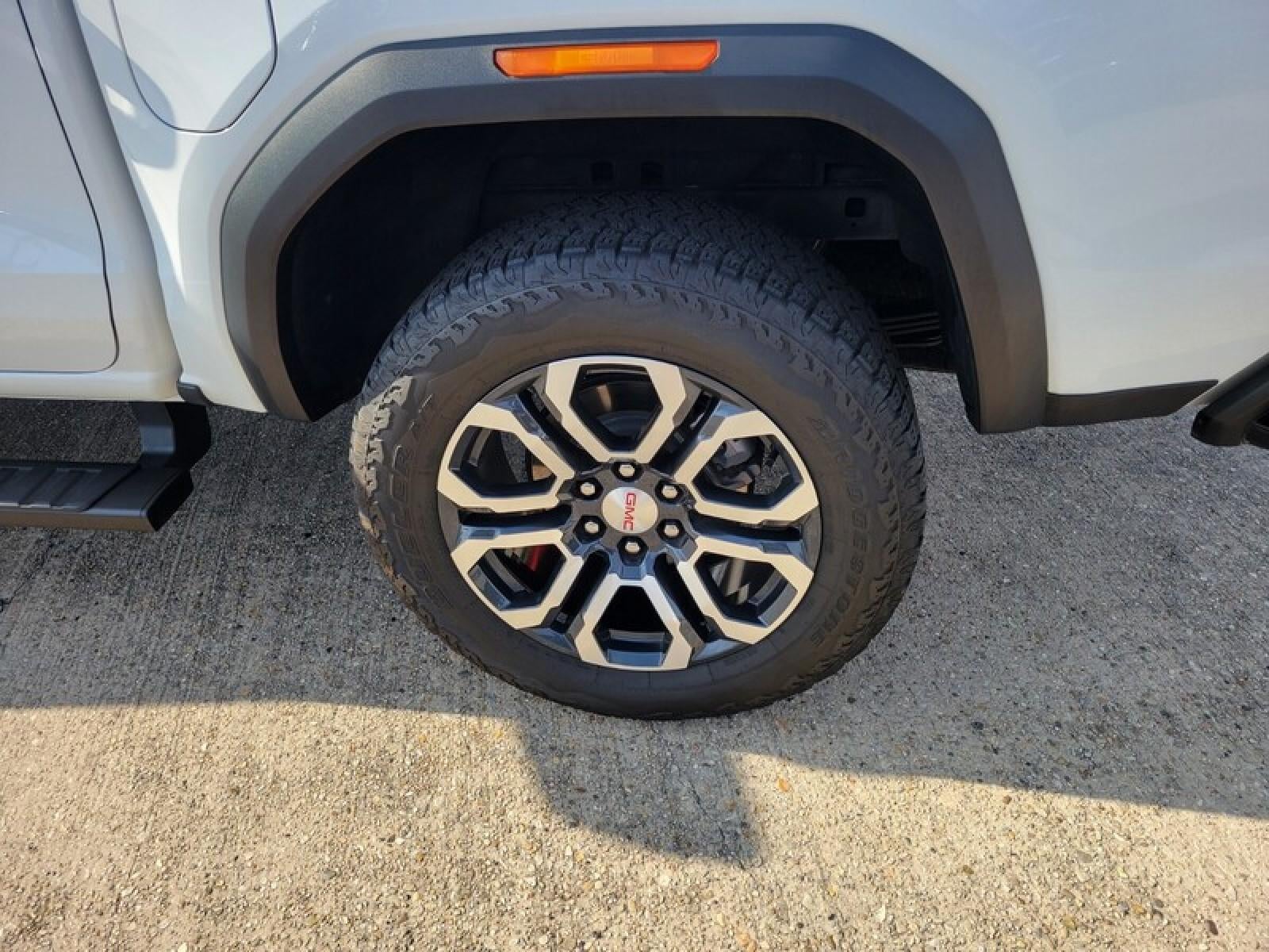 2024 GMC Canyon AT4