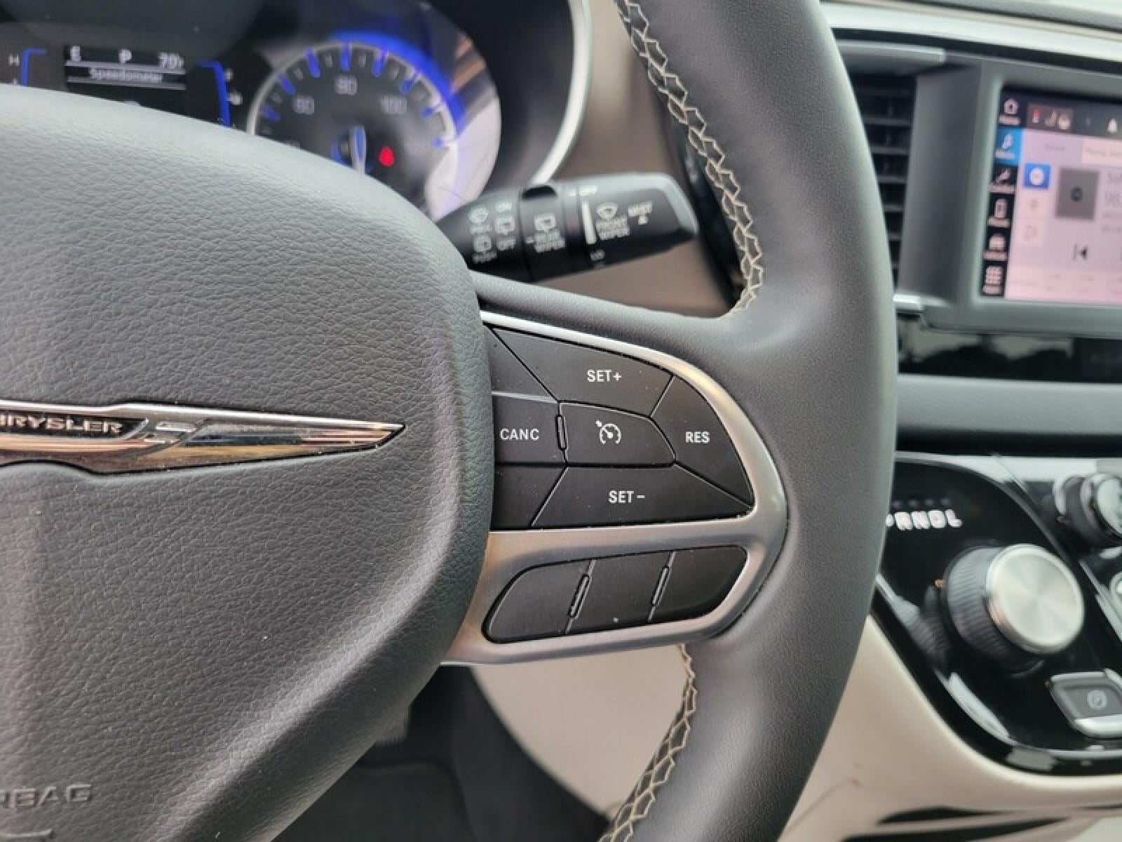2023 Chrysler Voyager LX