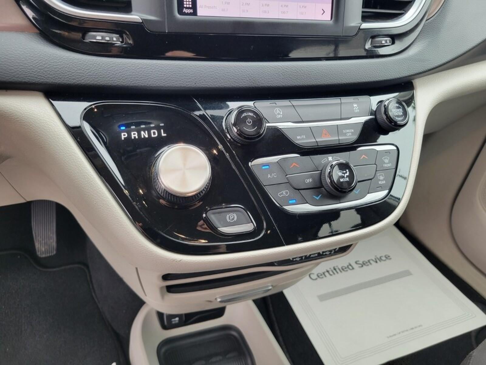 2023 Chrysler Voyager LX