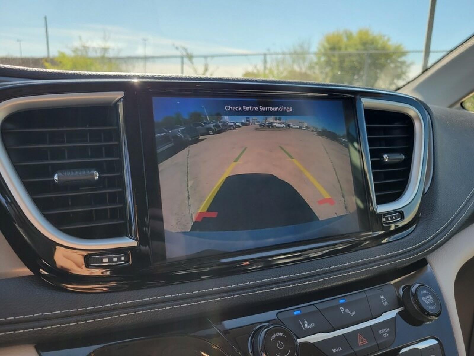 2023 Chrysler Pacifica Hybrid Touring L