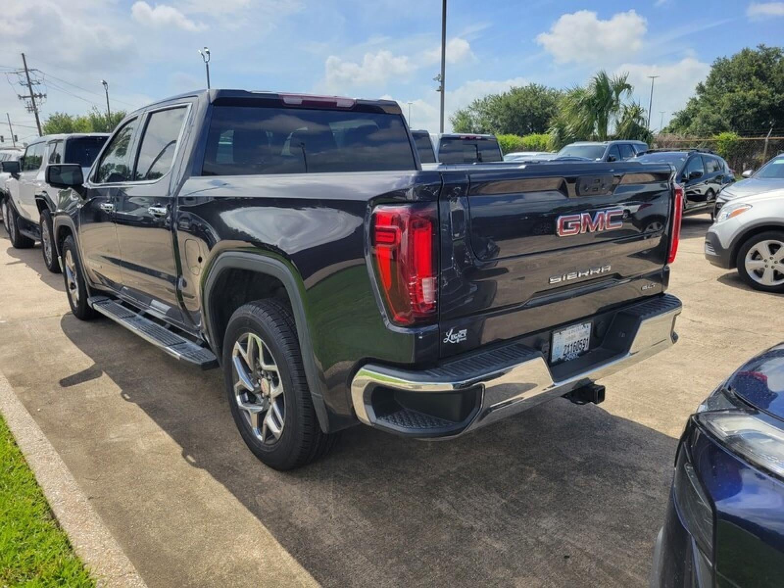 2023 GMC Sierra 1500 SLT