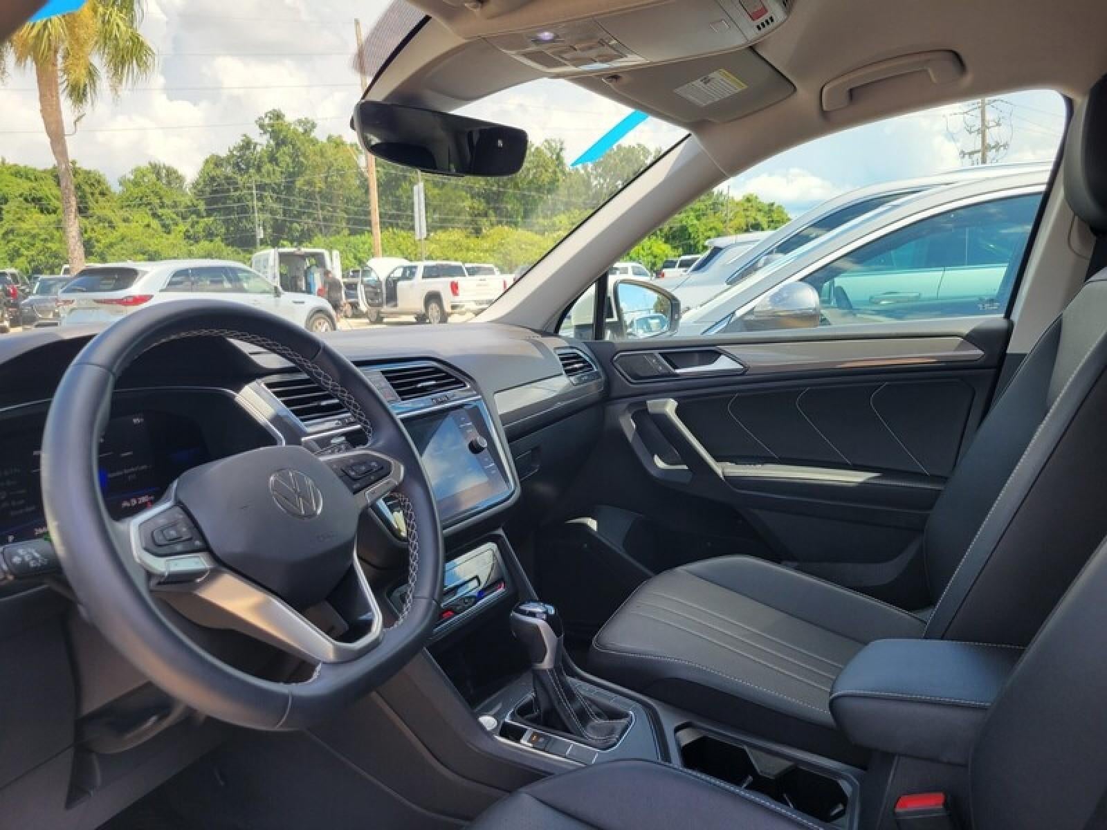 2023 Volkswagen Tiguan SE