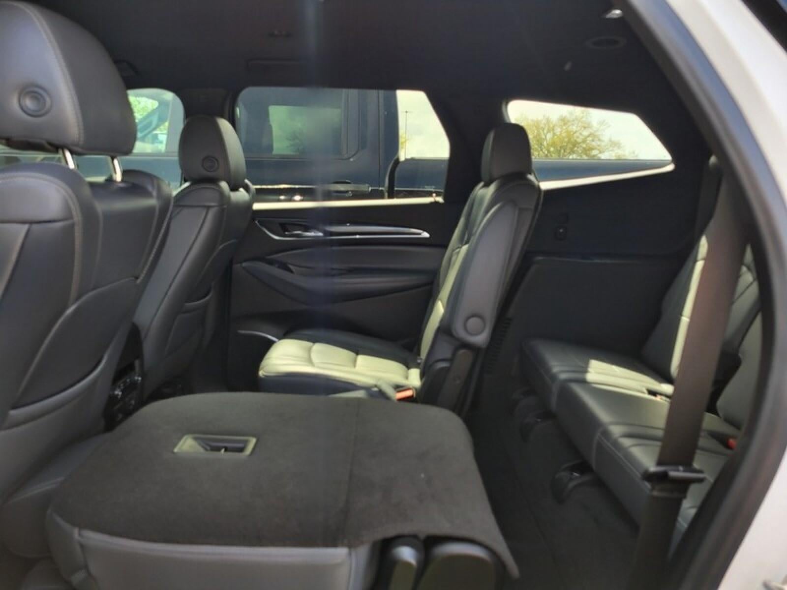 2022 Buick Enclave Essence