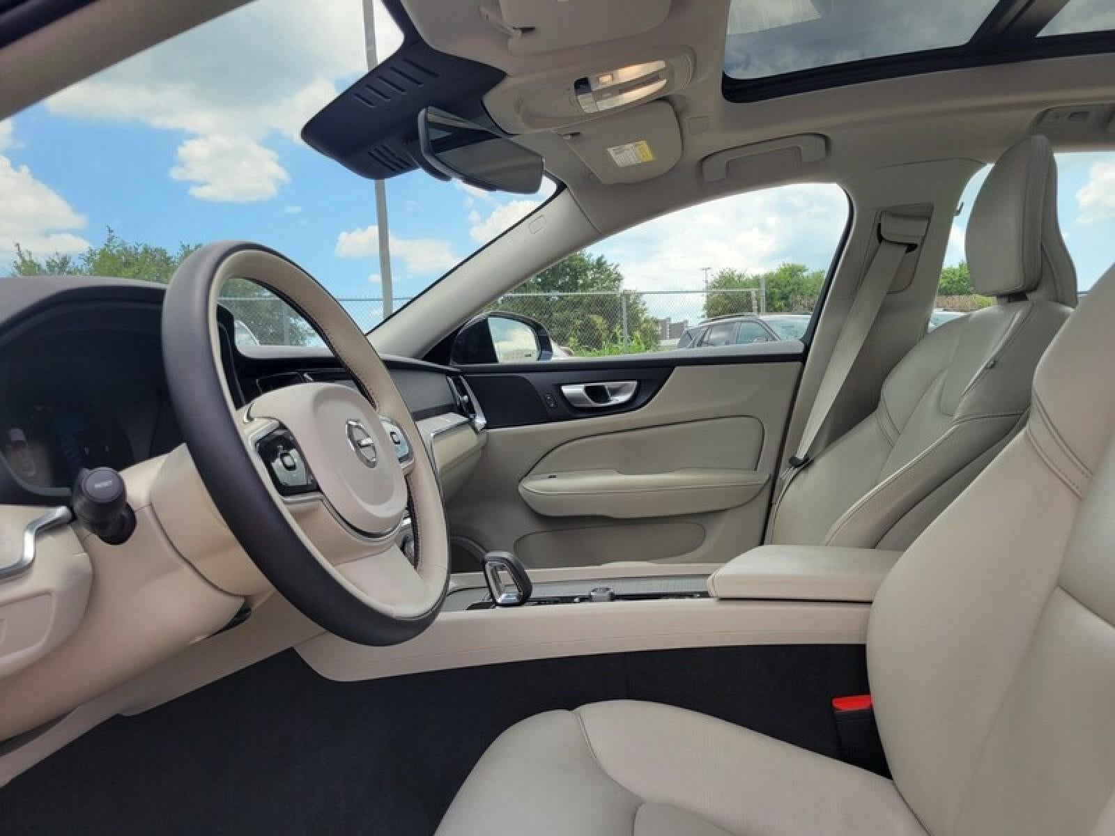 2024 Volvo S60 Plus Dark Theme