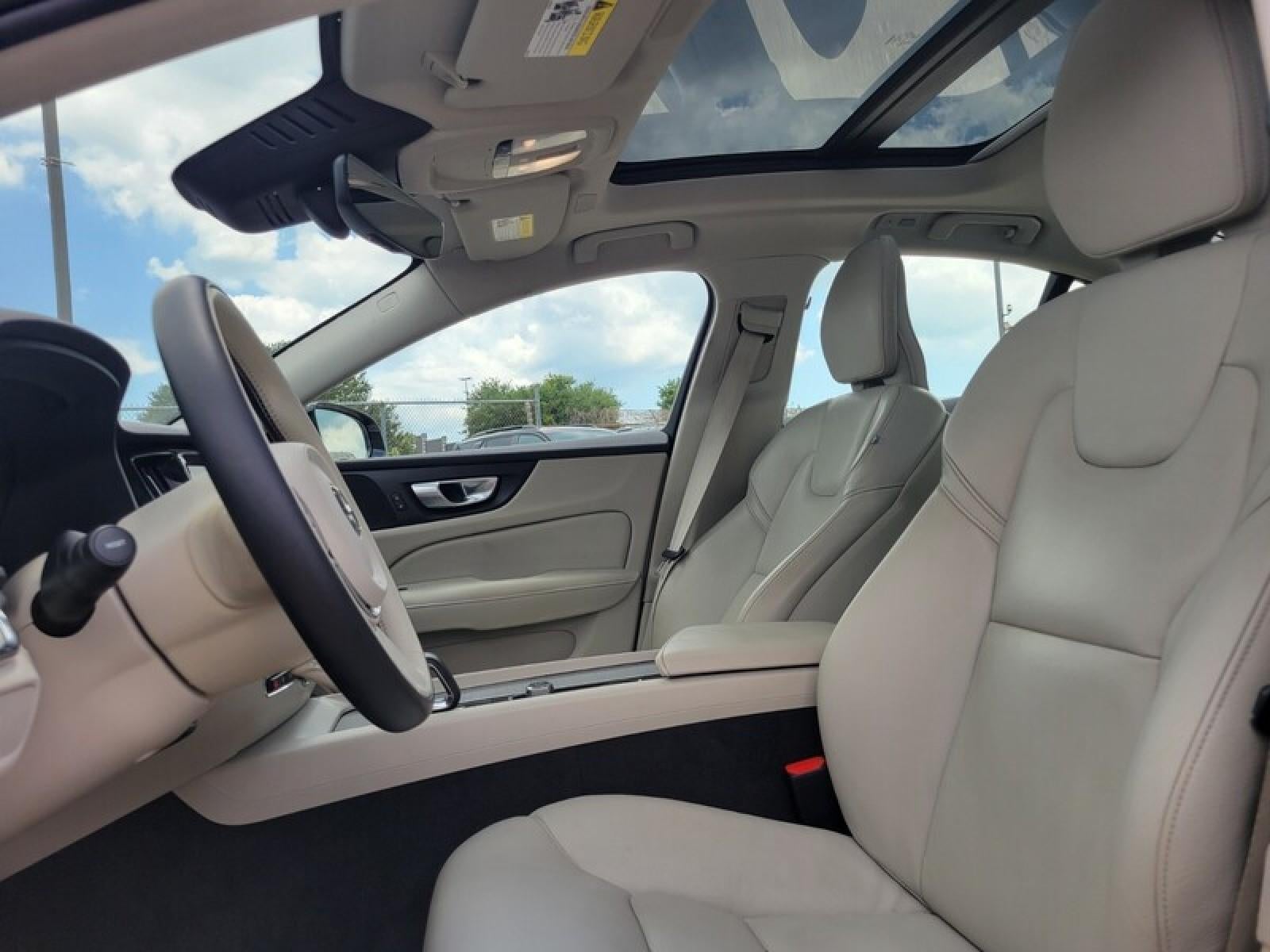 2024 Volvo S60 Plus Dark Theme