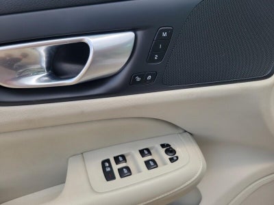 2024 Volvo S60 Plus Dark Theme