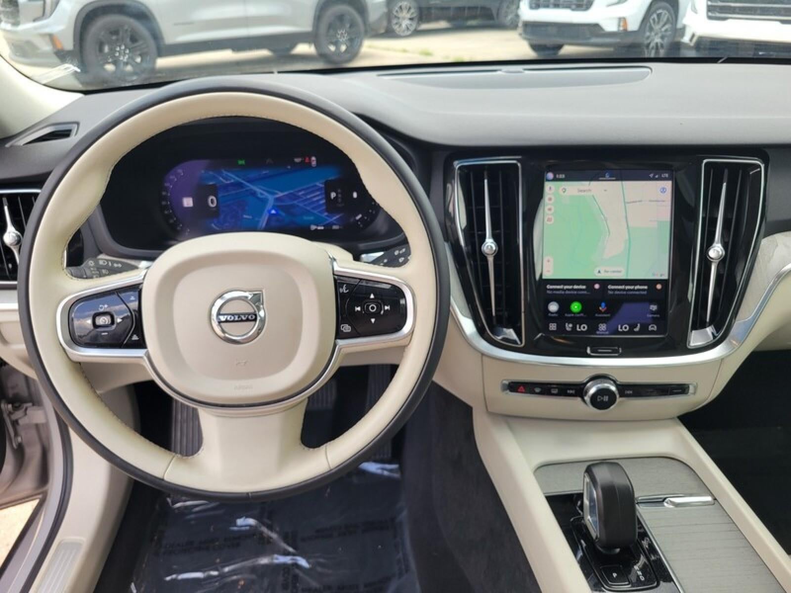 2024 Volvo S60 Plus Dark Theme