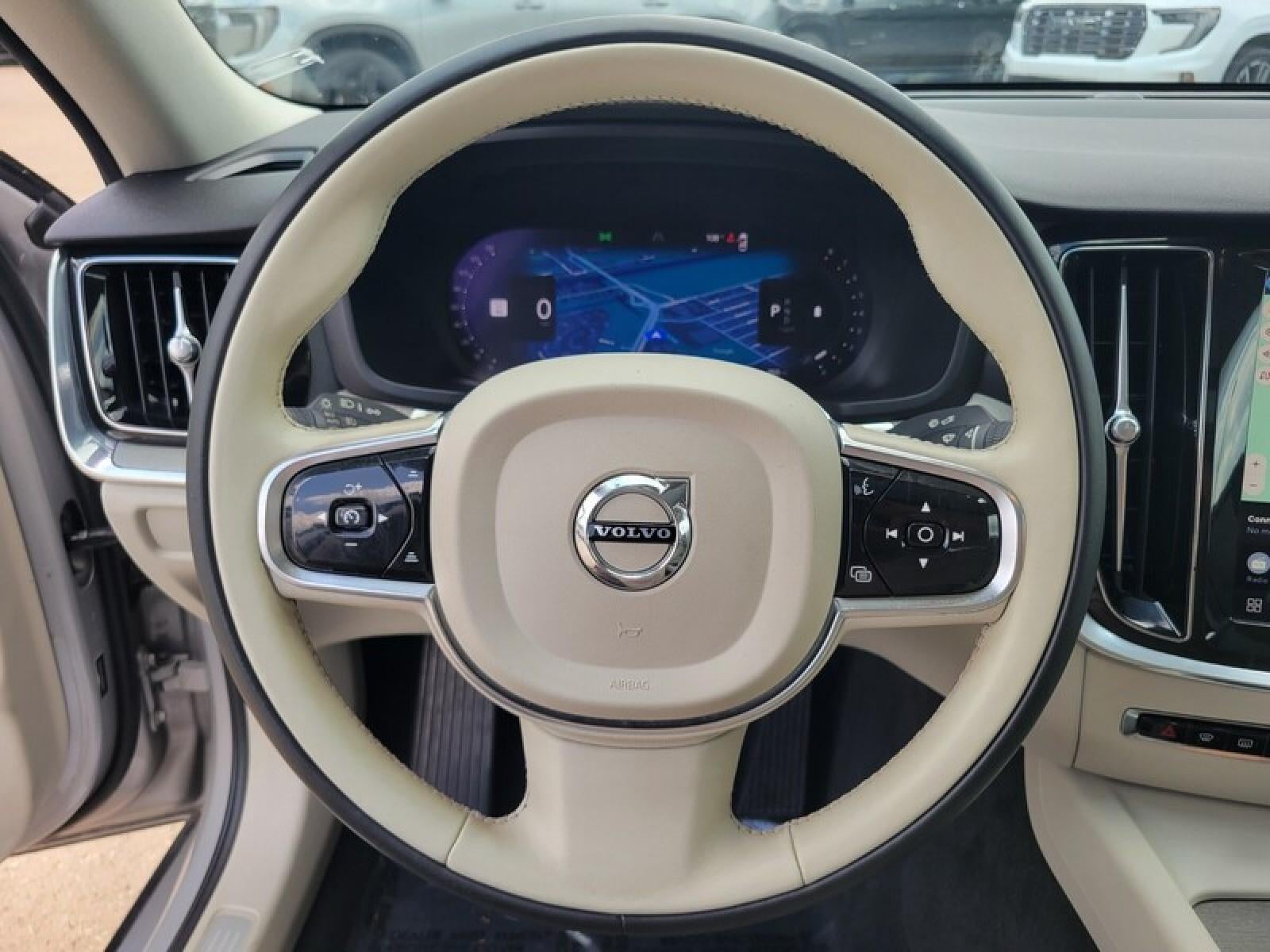2024 Volvo S60 Plus Dark Theme
