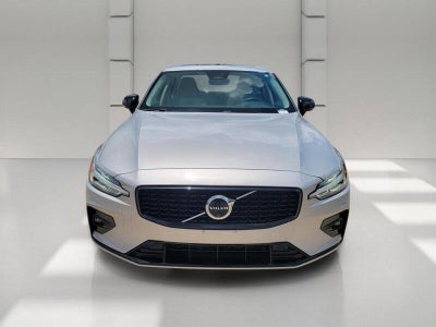 2024 Volvo S60 Plus Dark Theme