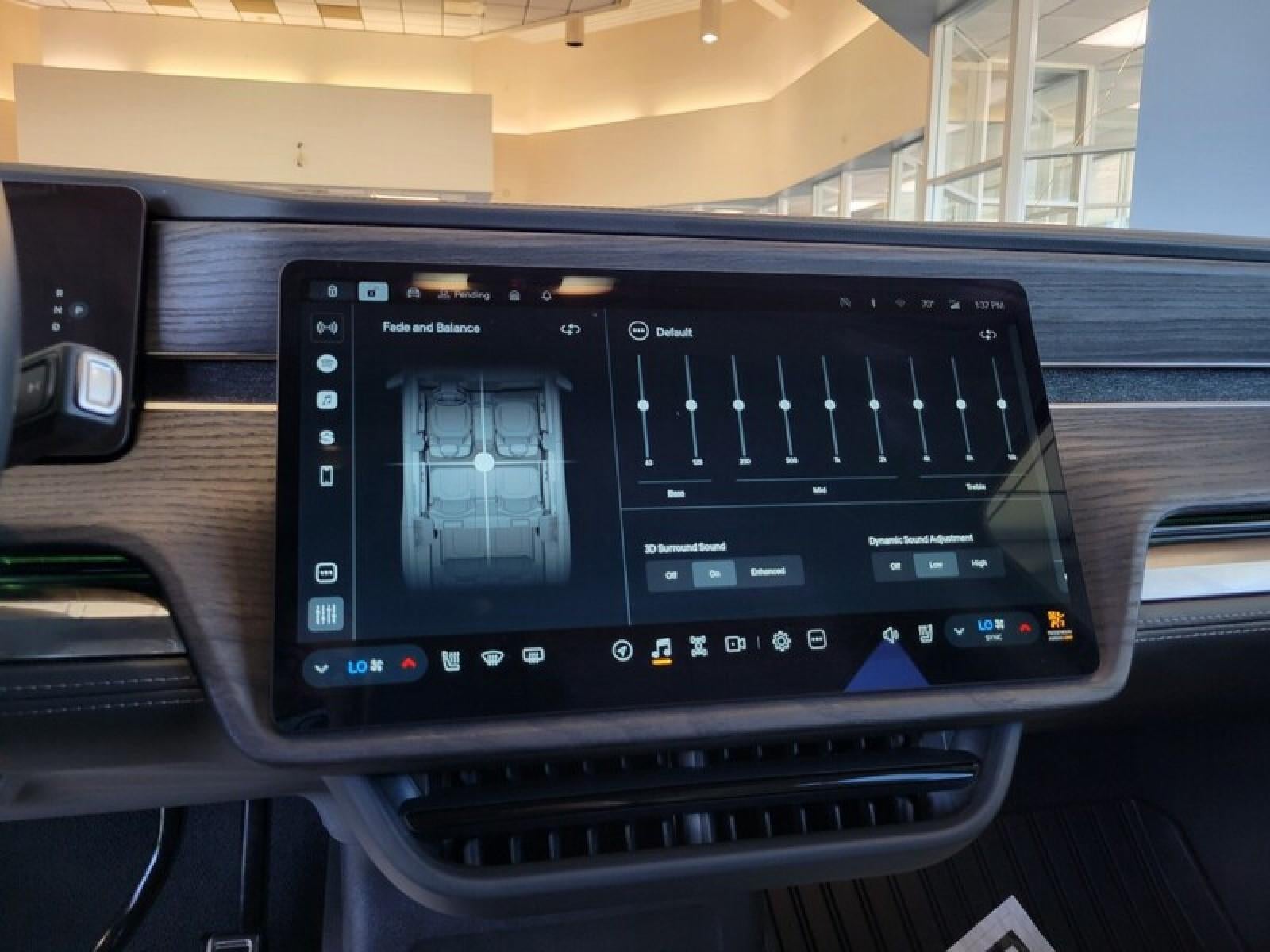 2024 RIVIAN R1S Adventure