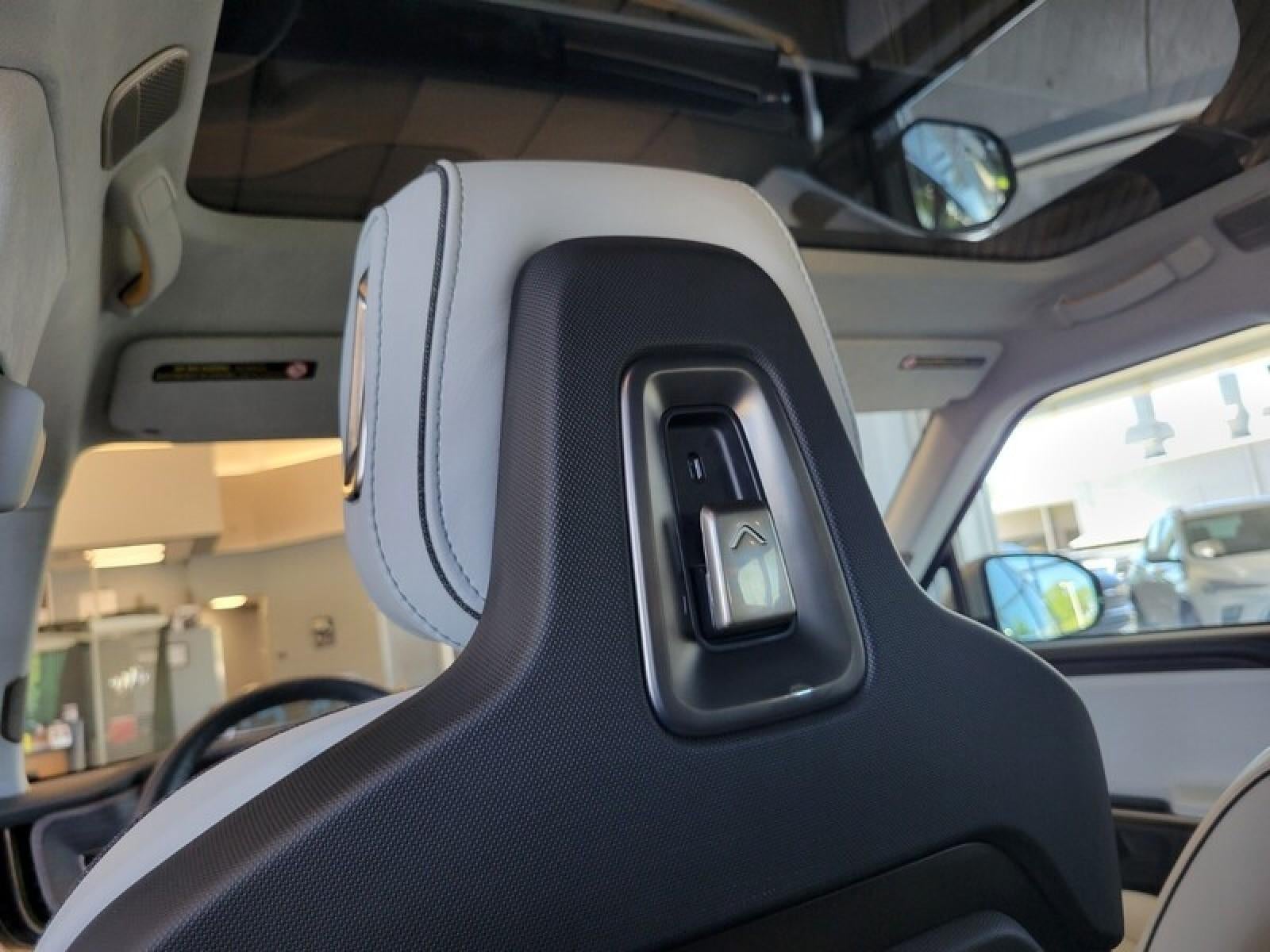 2024 RIVIAN R1S Adventure