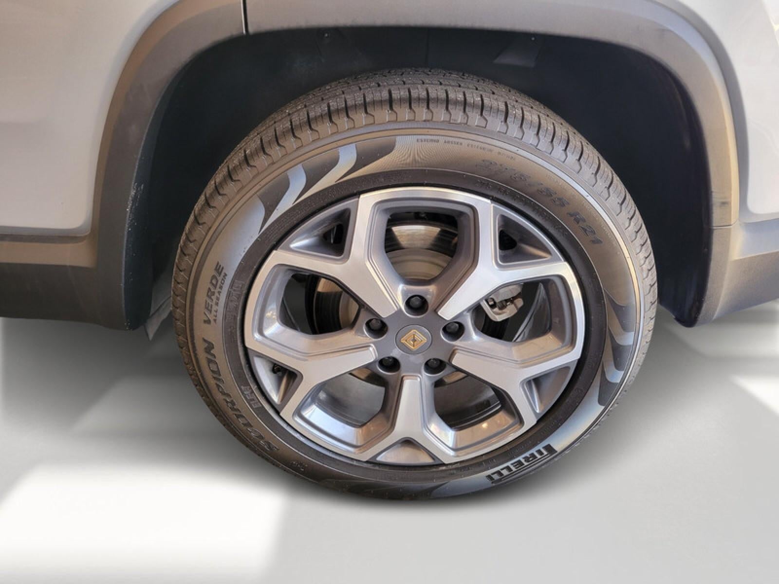 2024 RIVIAN R1S Adventure