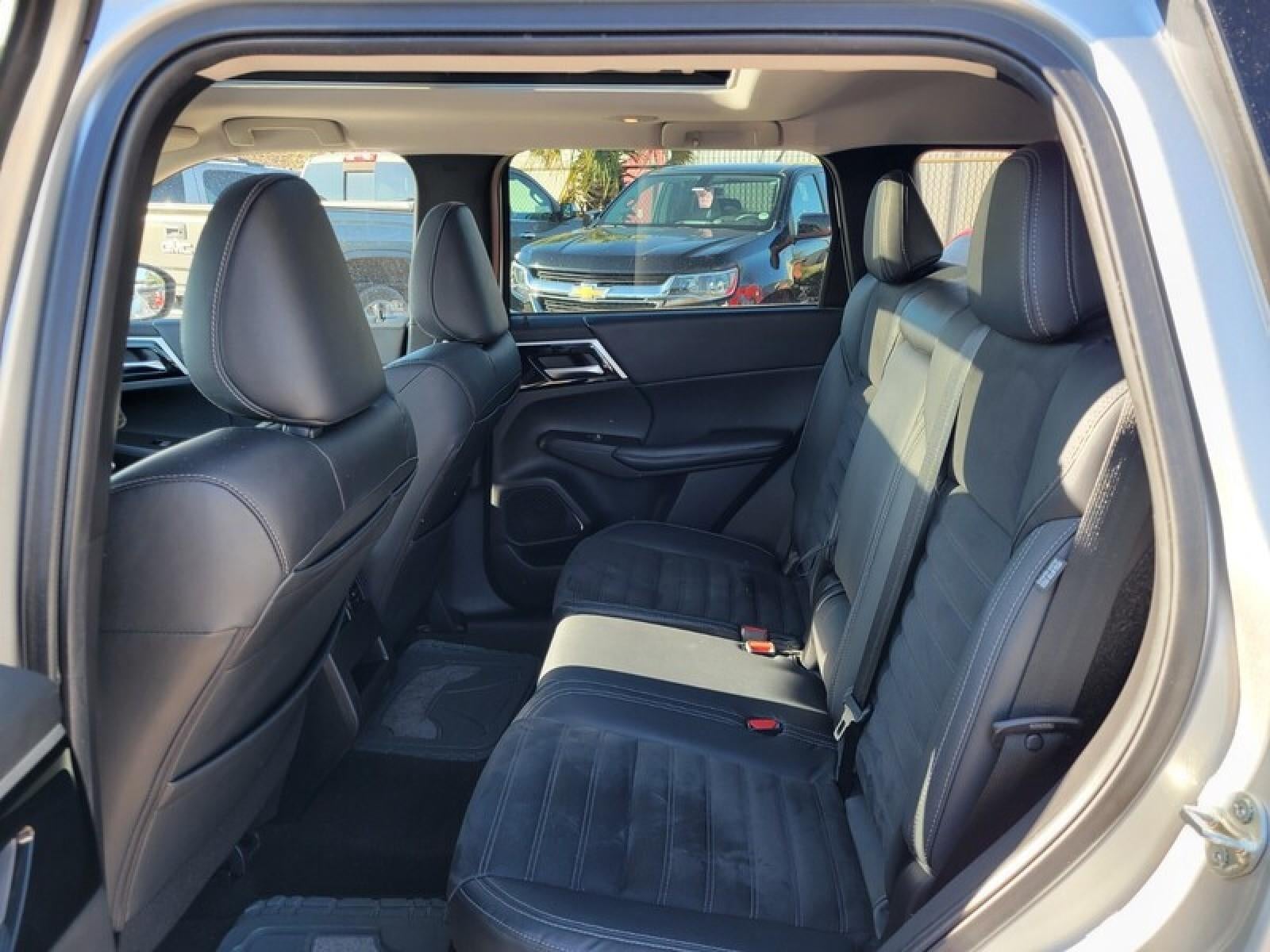 2022 Mitsubishi Outlander SE