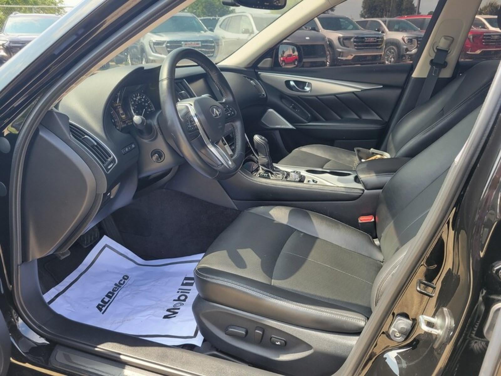 2023 INFINITI Q50 LUXE