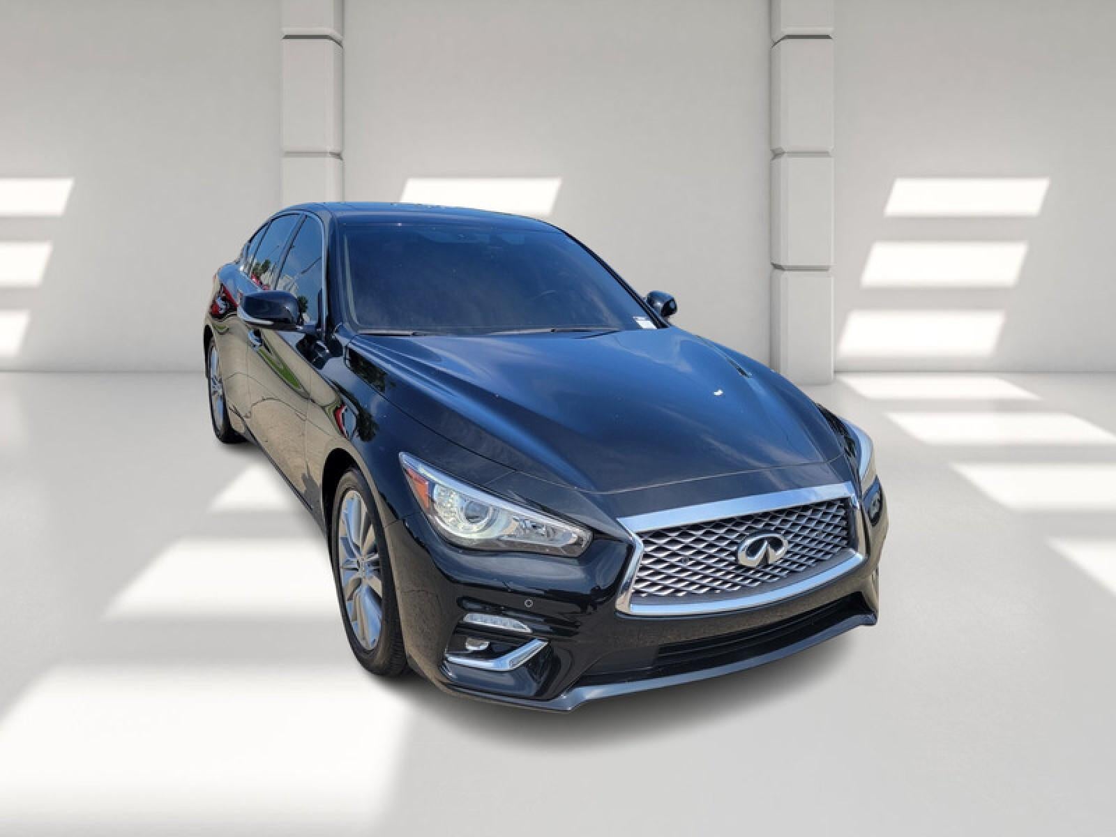 2023 INFINITI Q50 LUXE