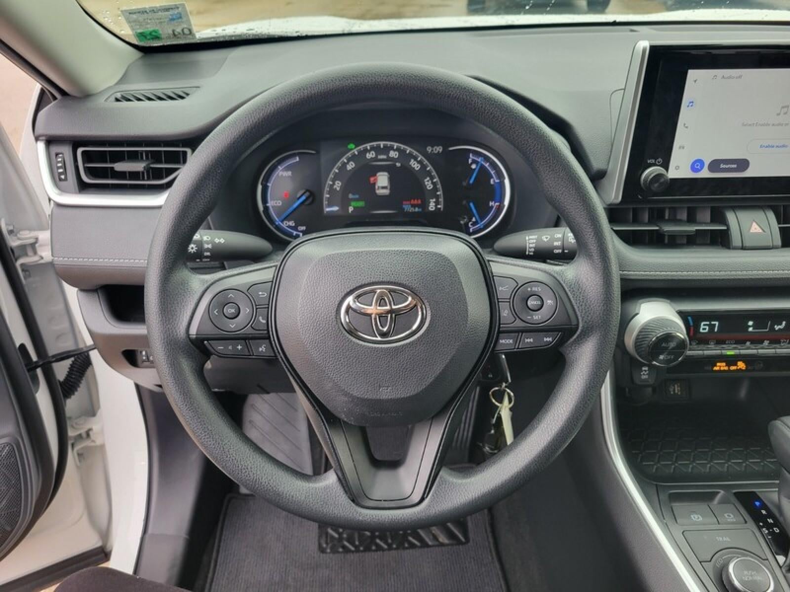 2025 Toyota RAV4 Hybrid LE