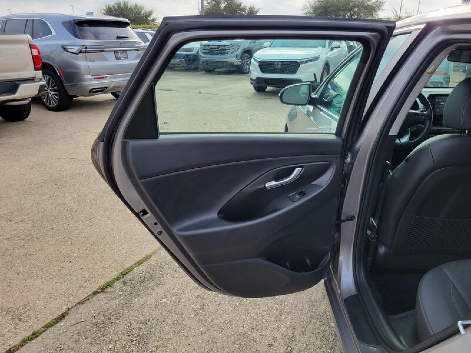 2020 Hyundai Elantra GT Base