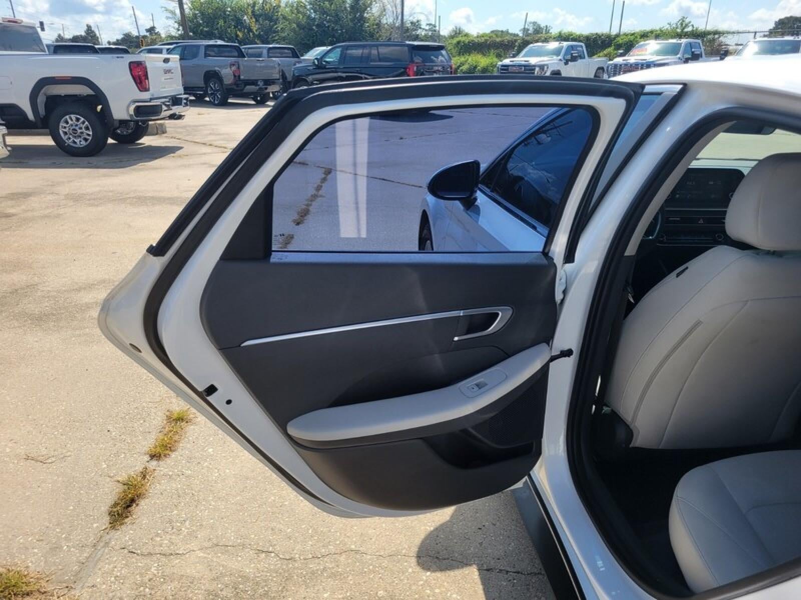 2023 Hyundai Sonata SE