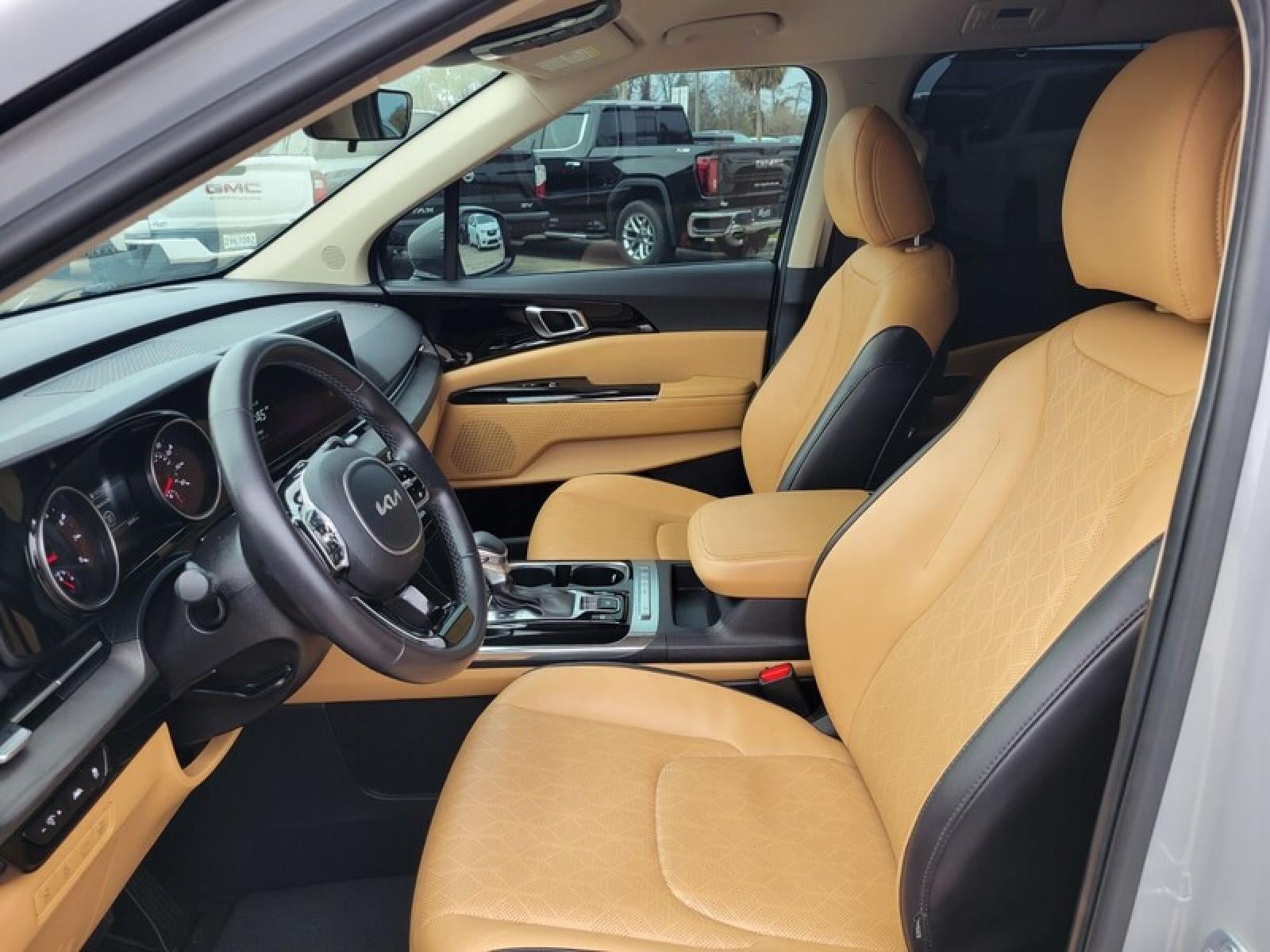 2024 Kia Carnival EX