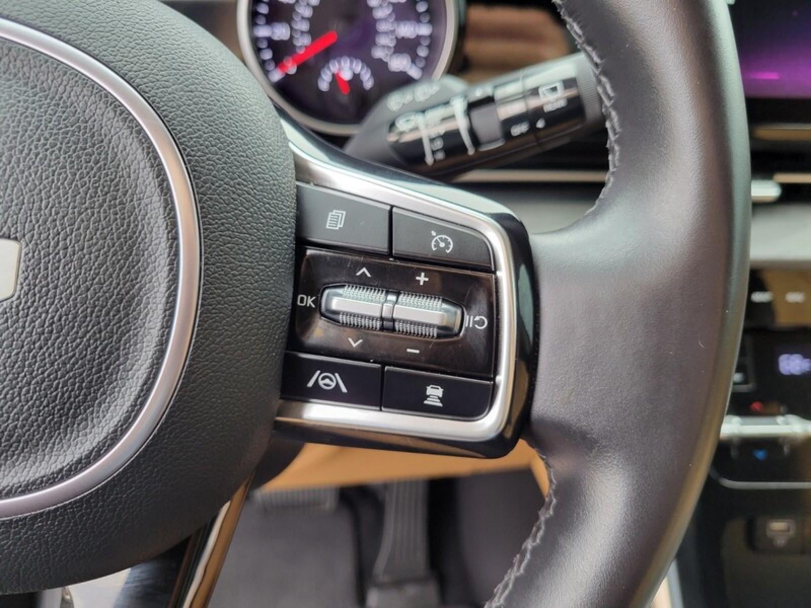 2024 Kia Carnival EX