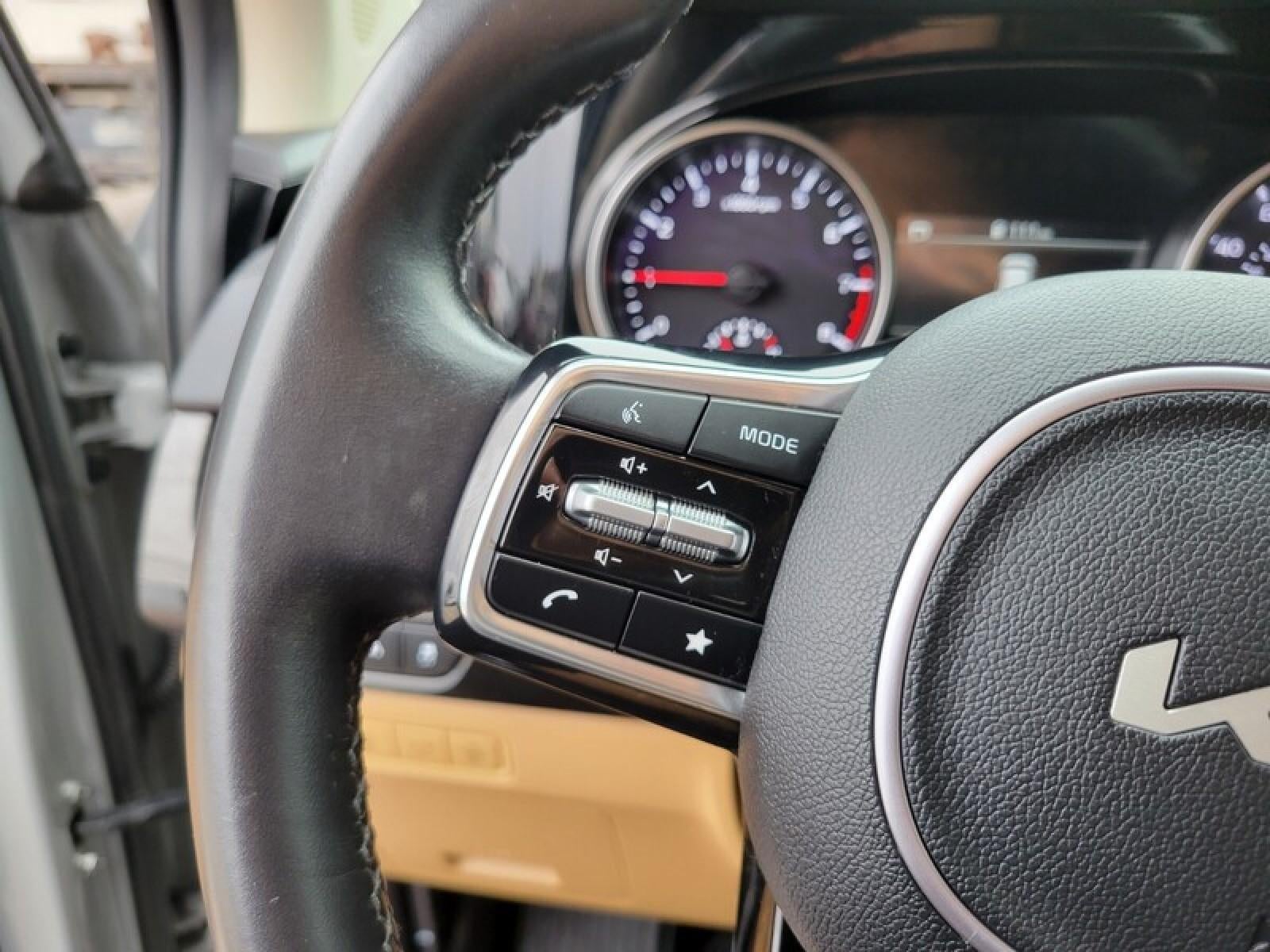 2024 Kia Carnival EX