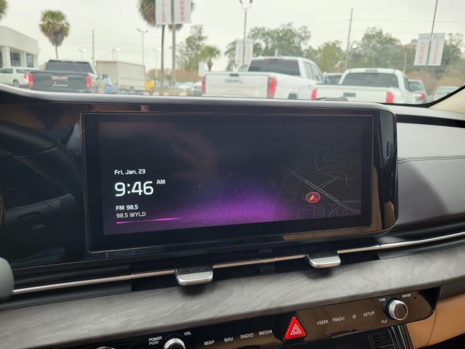 2024 Kia Carnival EX