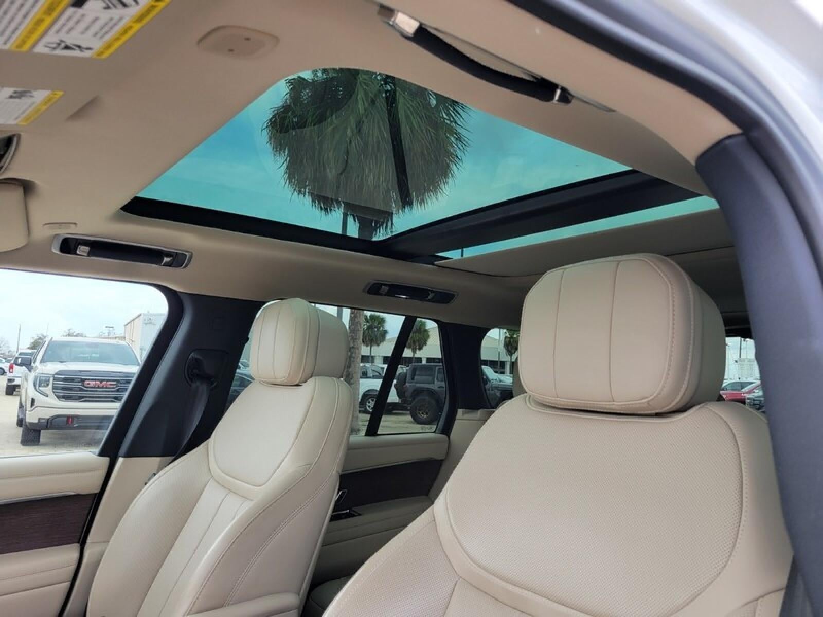 2023 Land Rover Range Rover SE