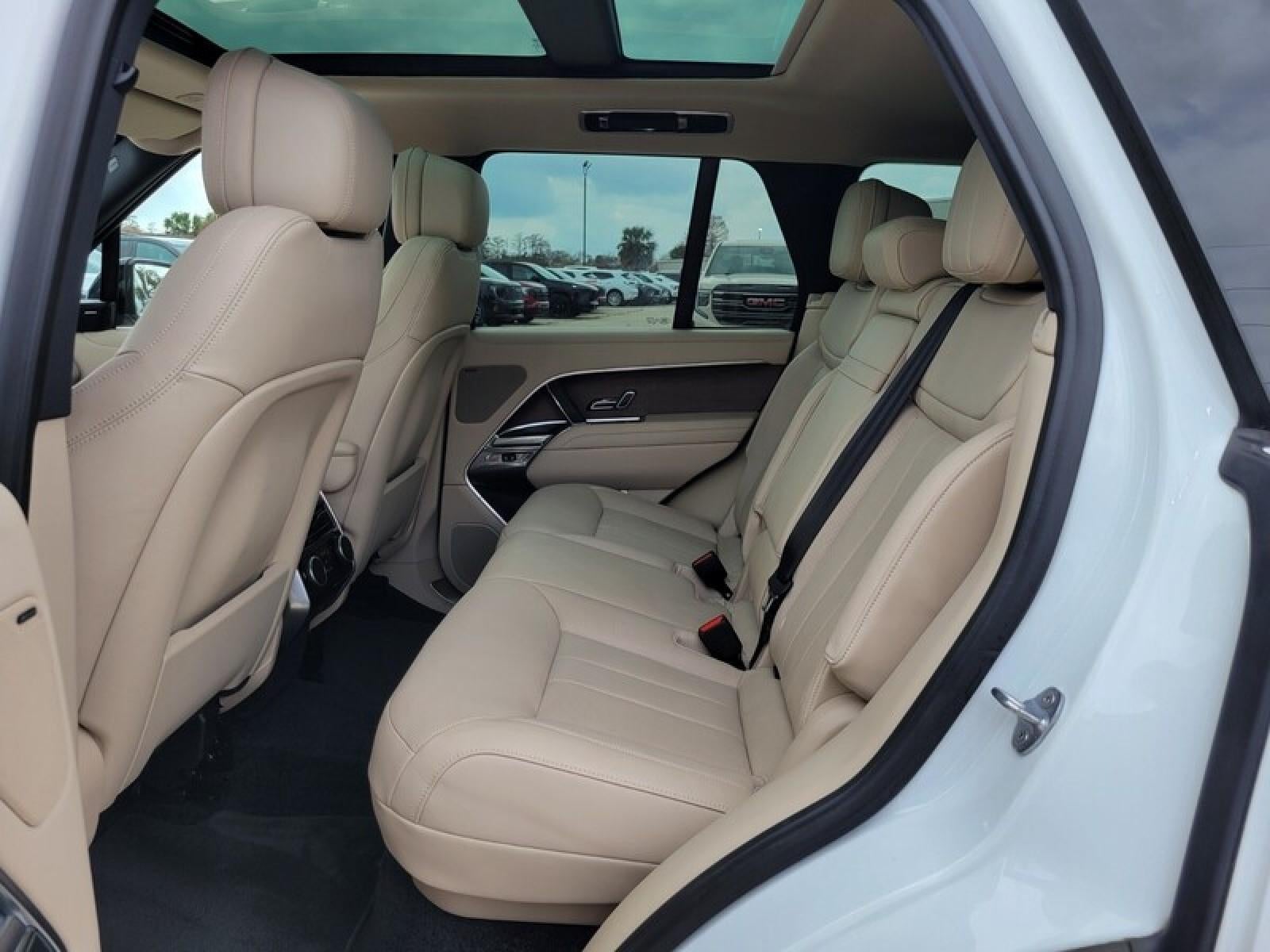 2023 Land Rover Range Rover SE