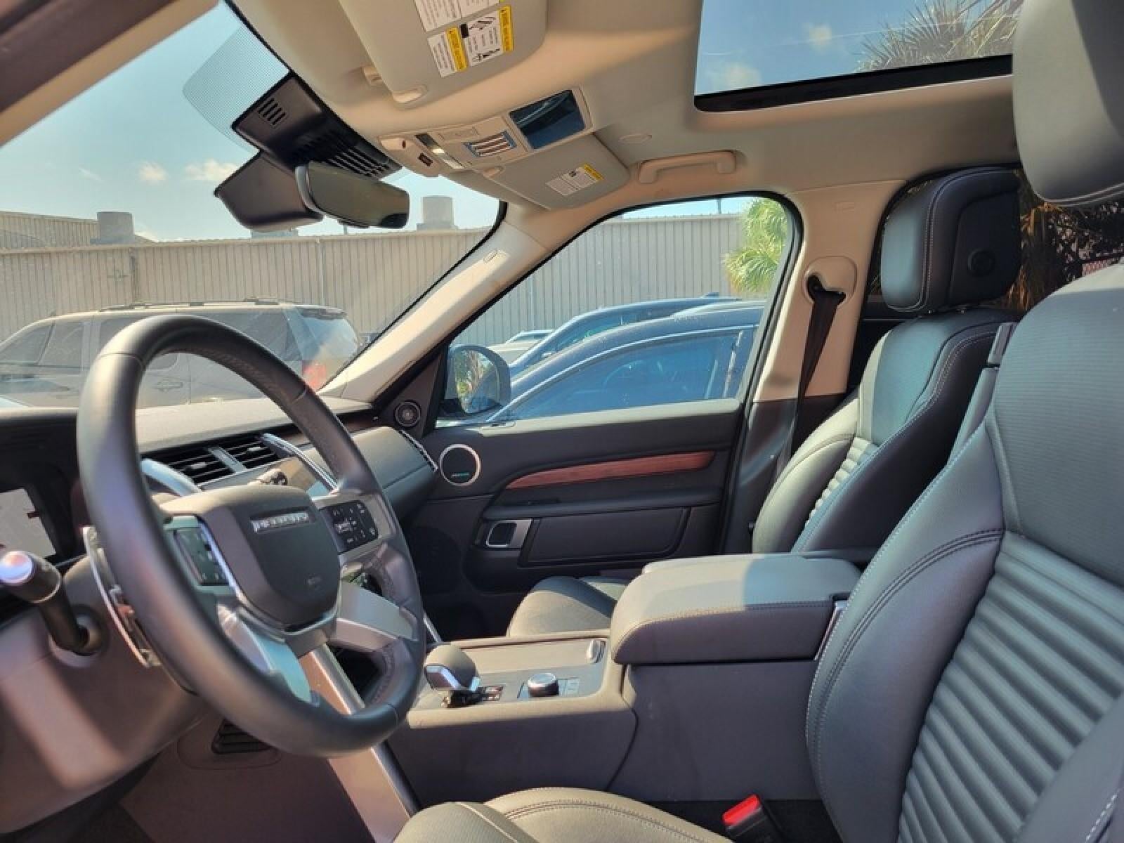 2024 Land Rover Discovery S