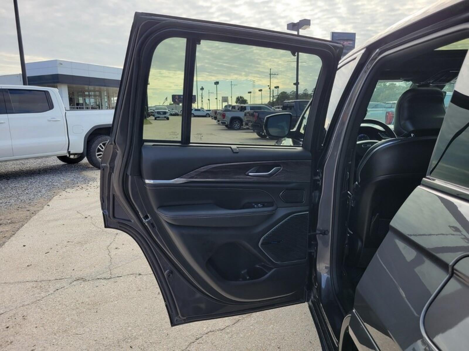 2023 Jeep Grand Cherokee Overland