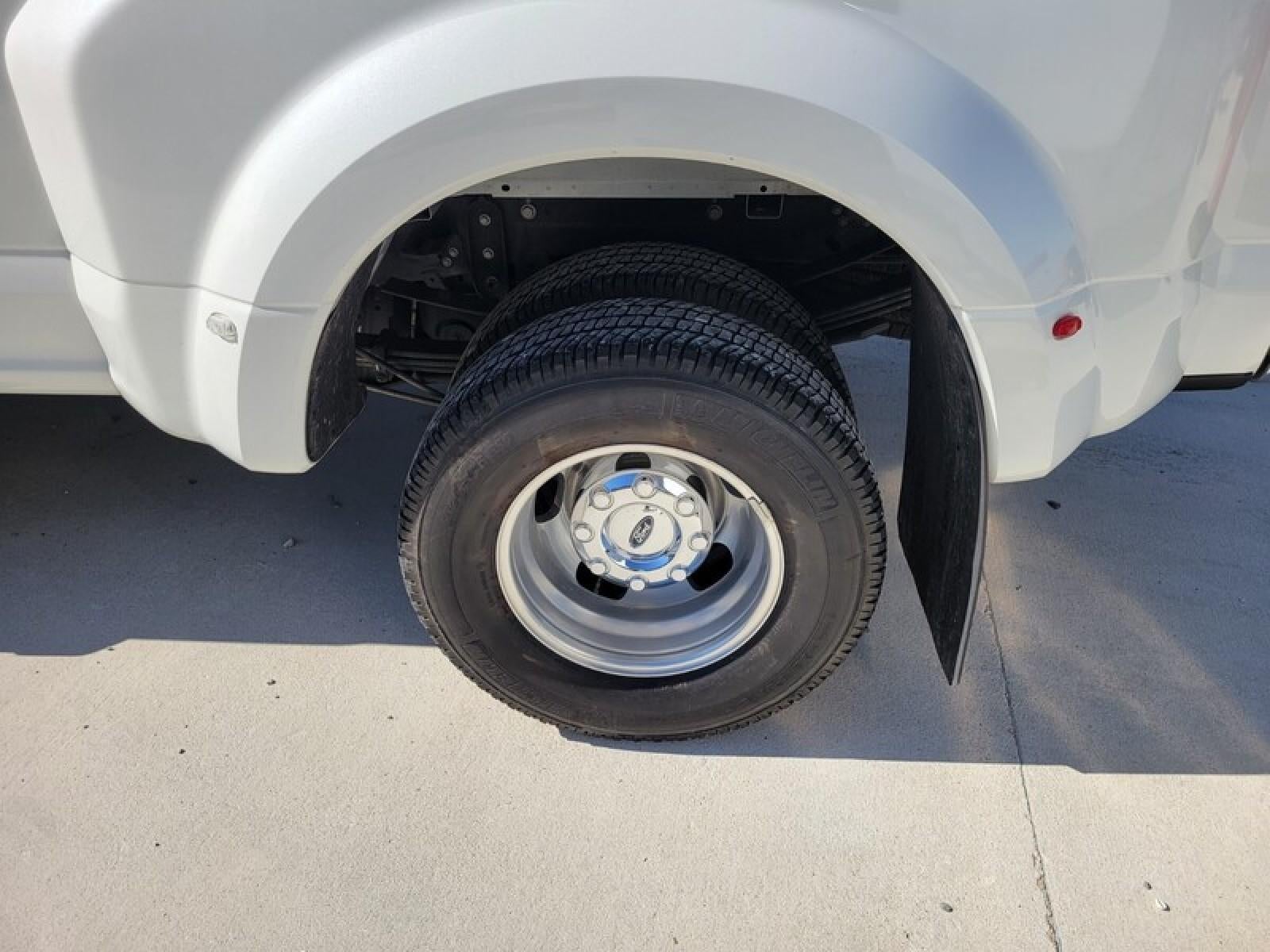 2022 Ford Super Duty F-350 DRW XL