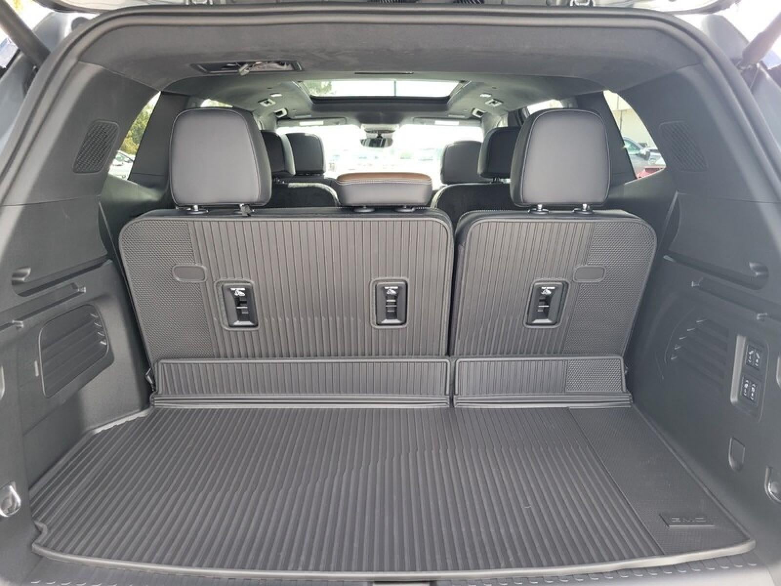 2027 GMC Acadia AWD Denali Ultimate