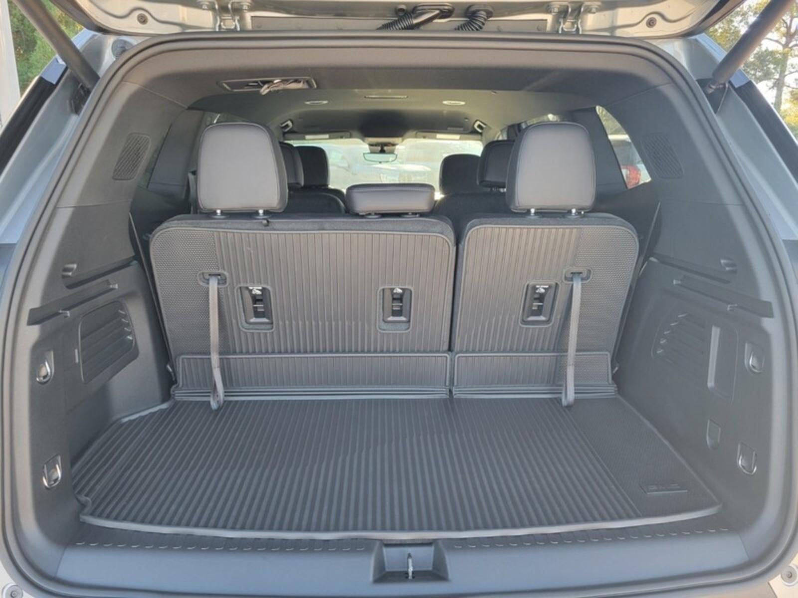 2027 GMC Acadia Elevation - Photo 7
