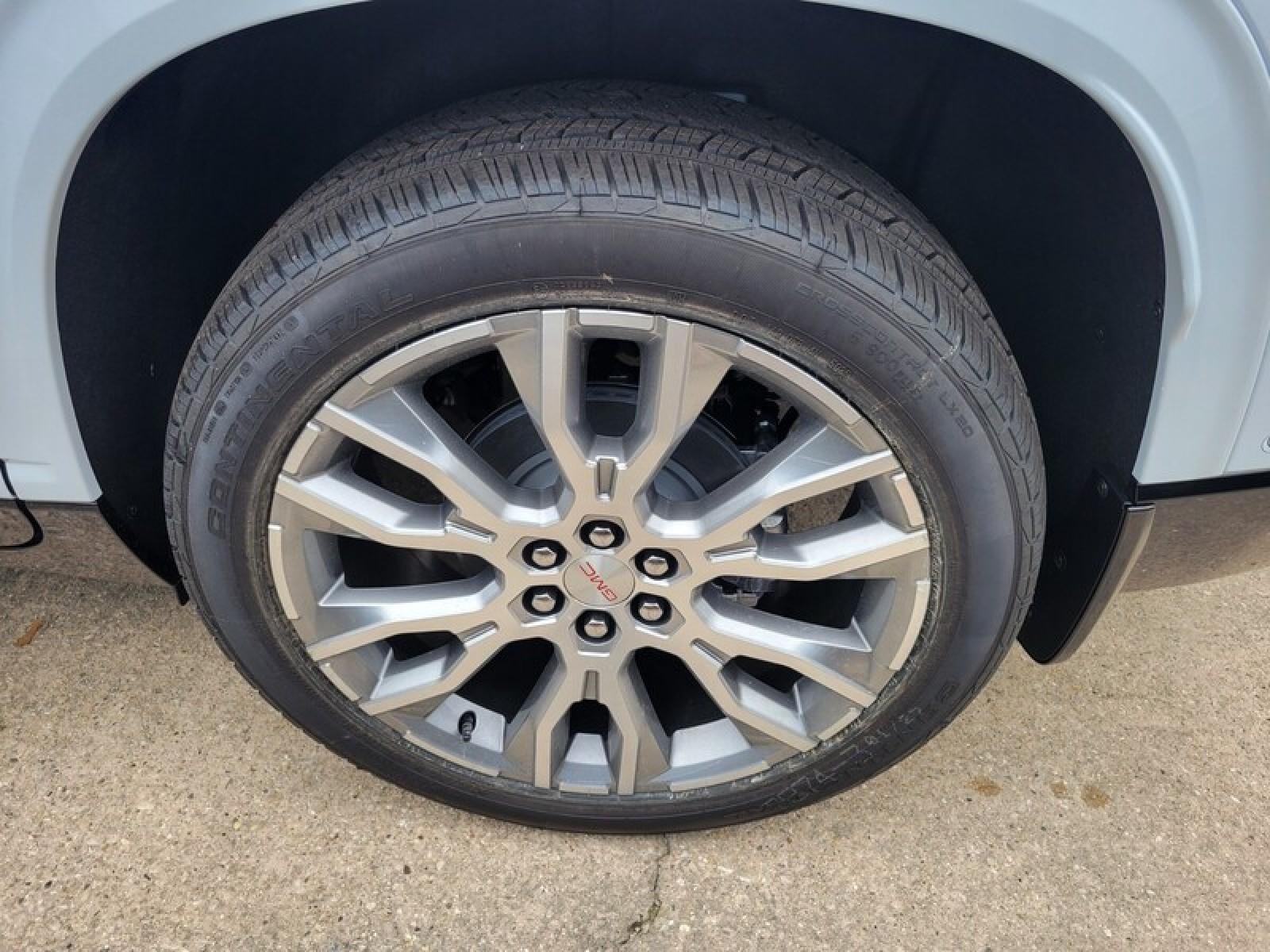 2026 GMC Acadia FWD Denali