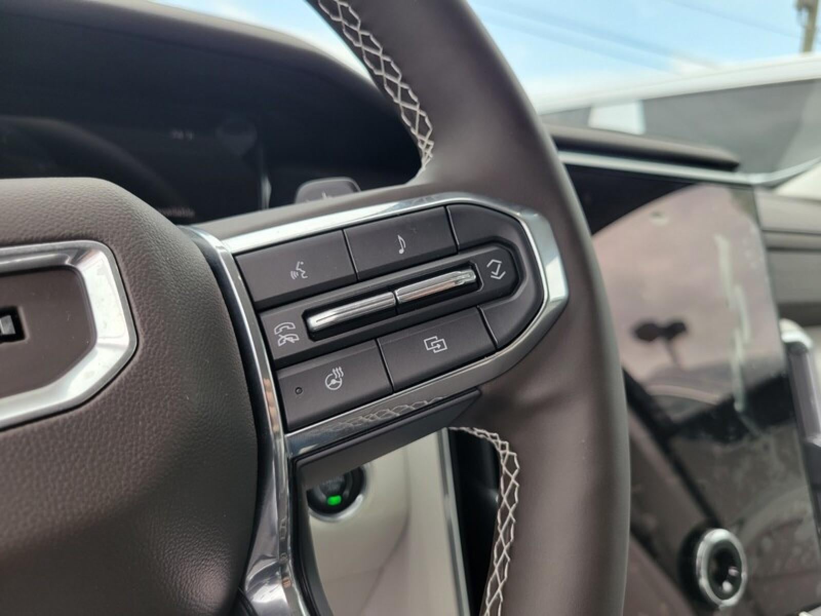 2026 GMC Acadia FWD Denali