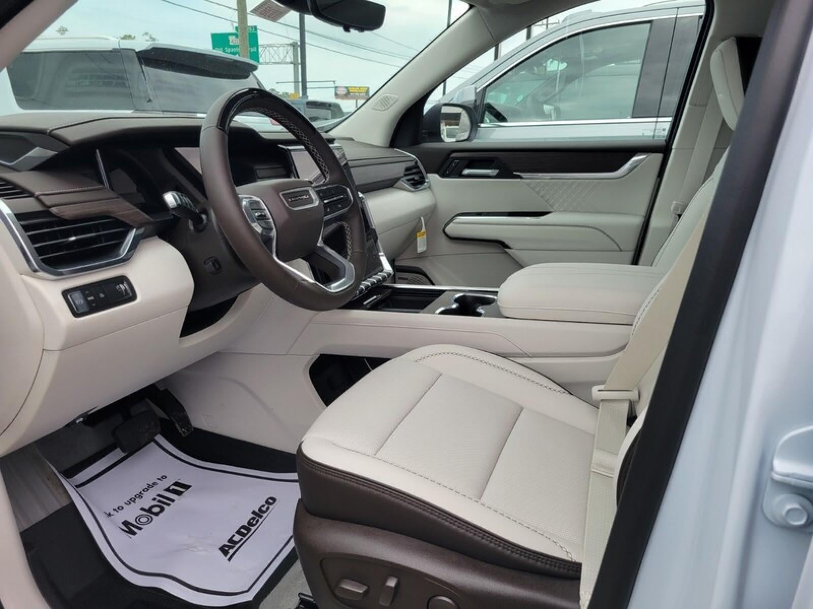 2026 GMC Acadia FWD Denali