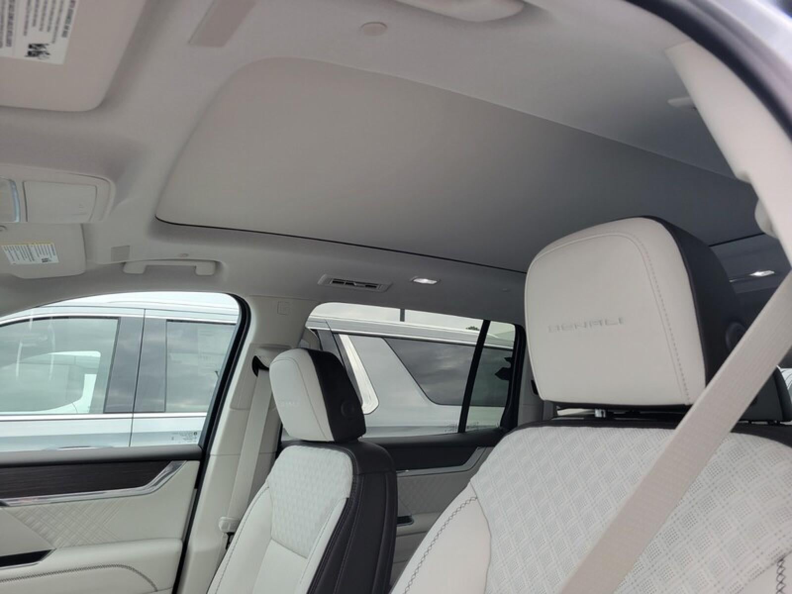 2026 GMC Acadia FWD Denali