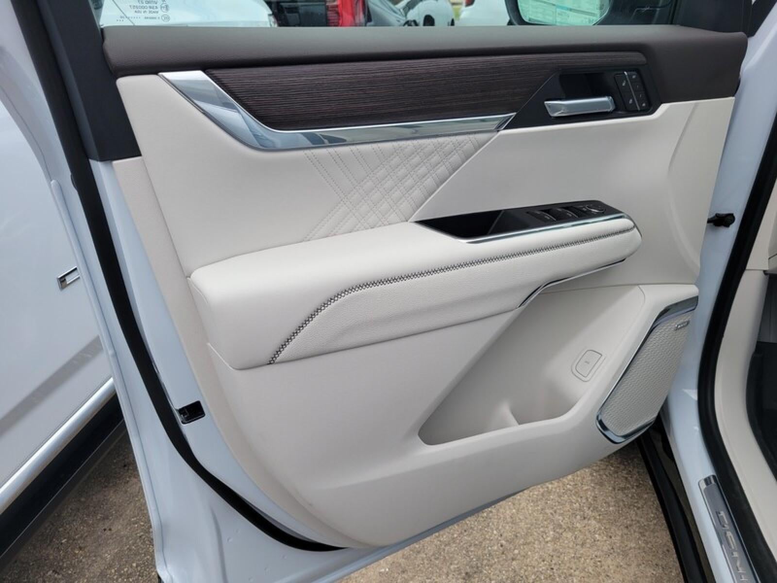 2026 GMC Acadia FWD Denali