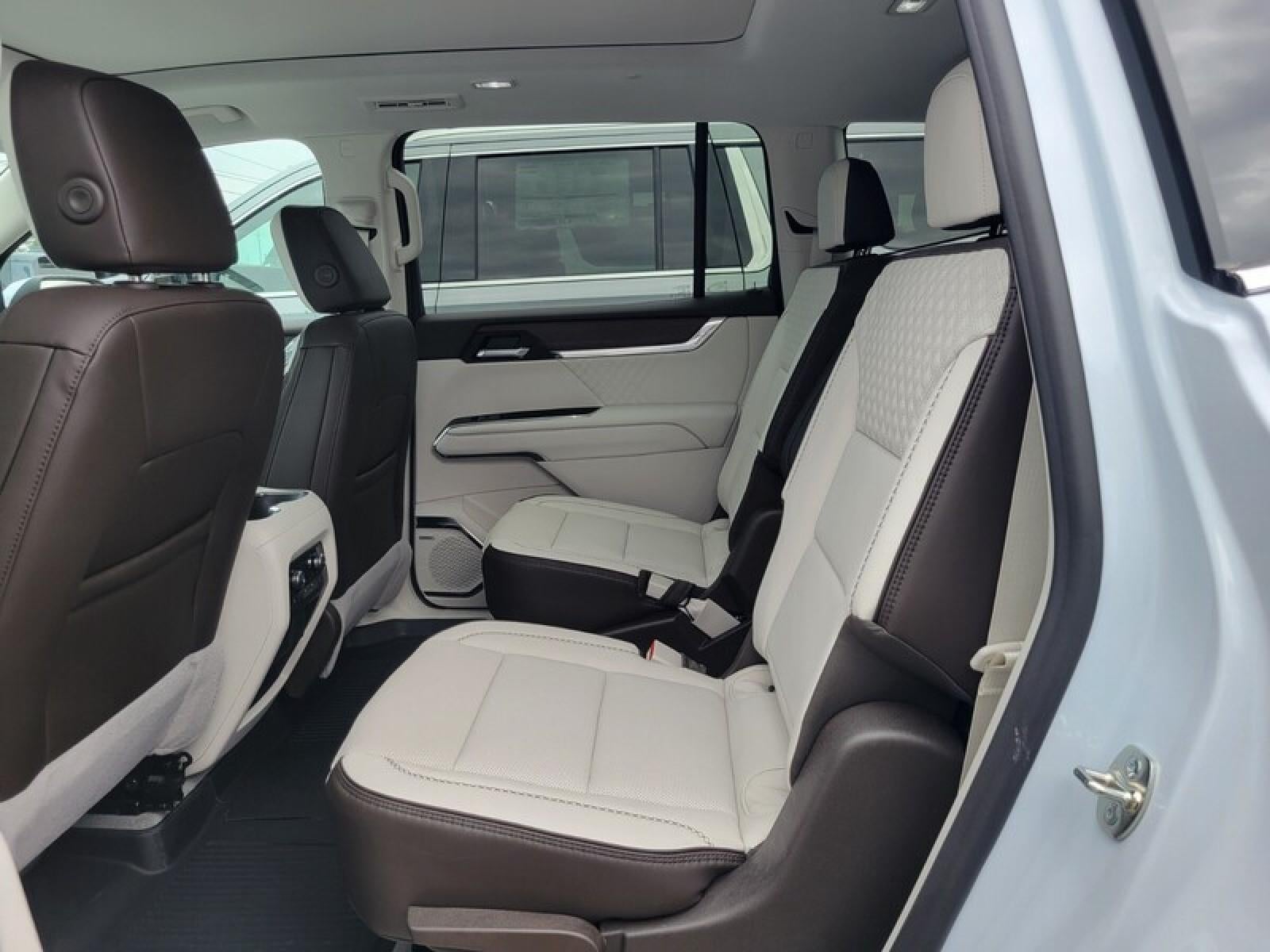 2026 GMC Acadia FWD Denali