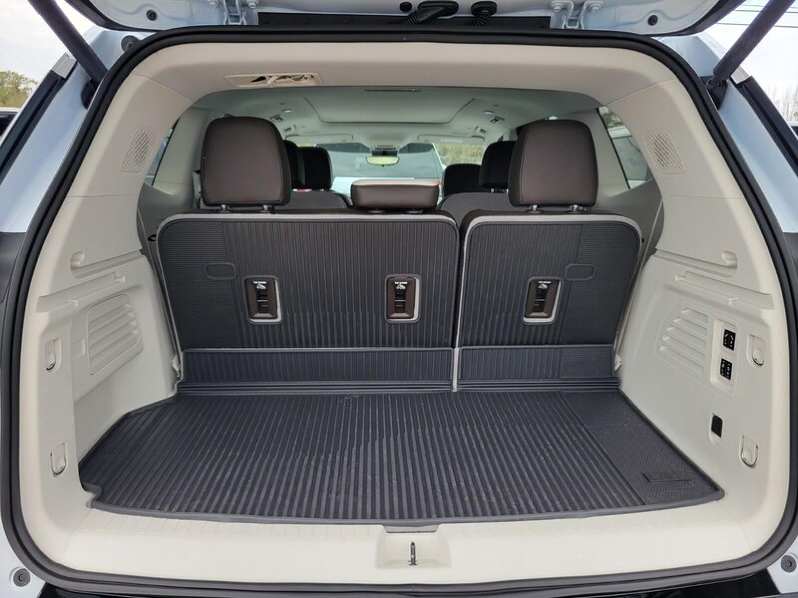 2026 GMC Acadia FWD Denali