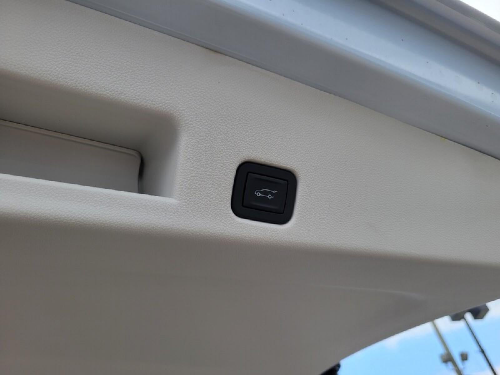 2026 GMC Acadia FWD Denali