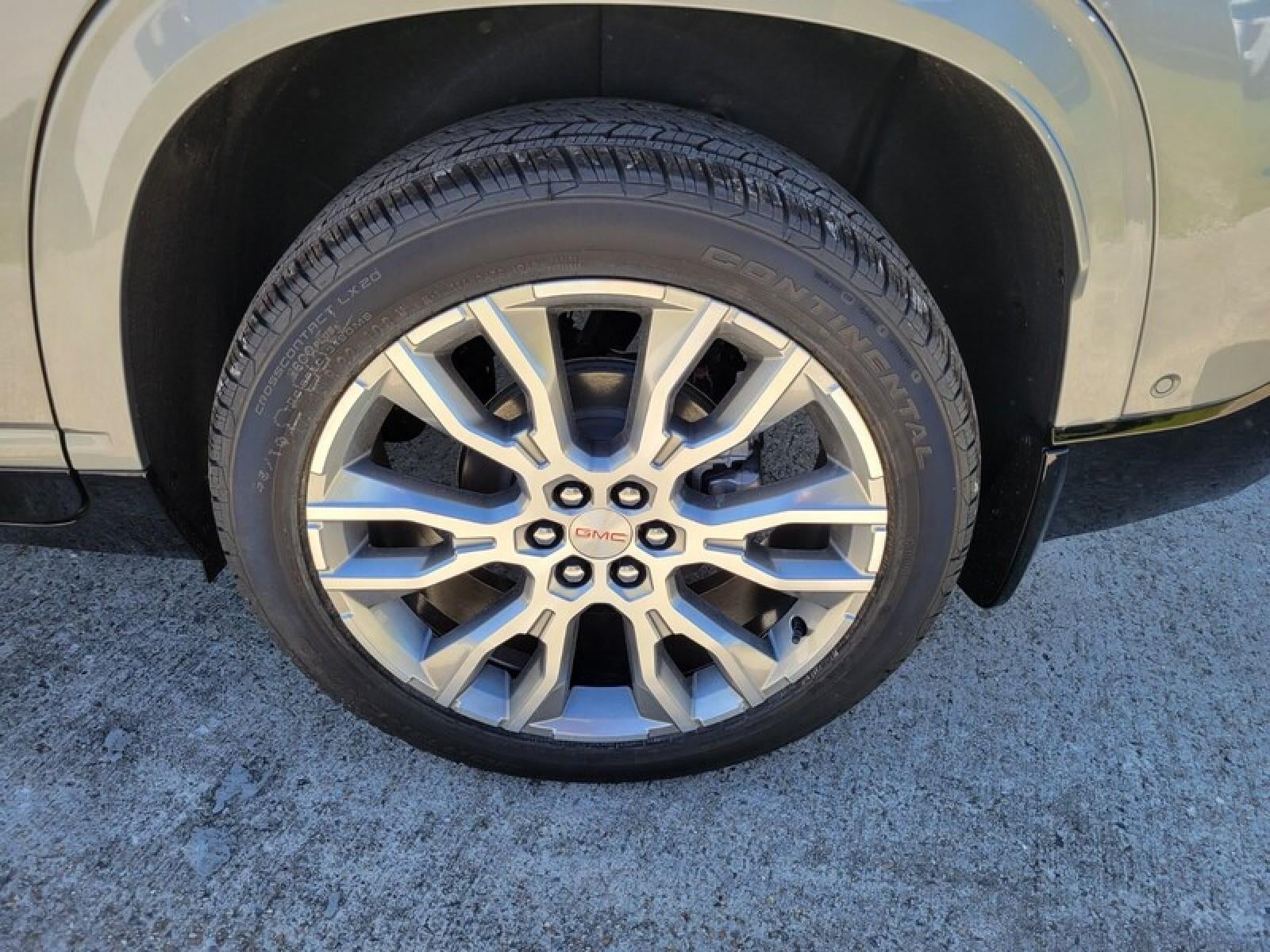 2026 GMC Acadia FWD Denali