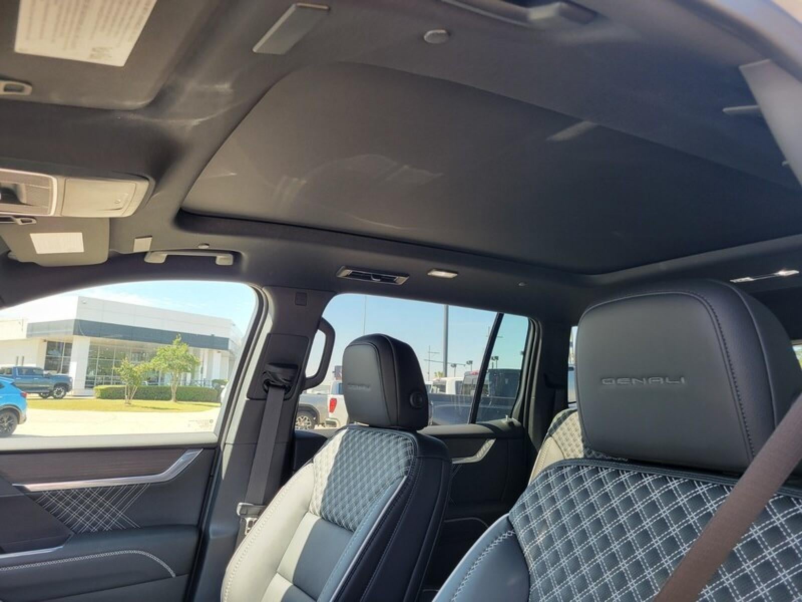 2026 GMC Acadia FWD Denali