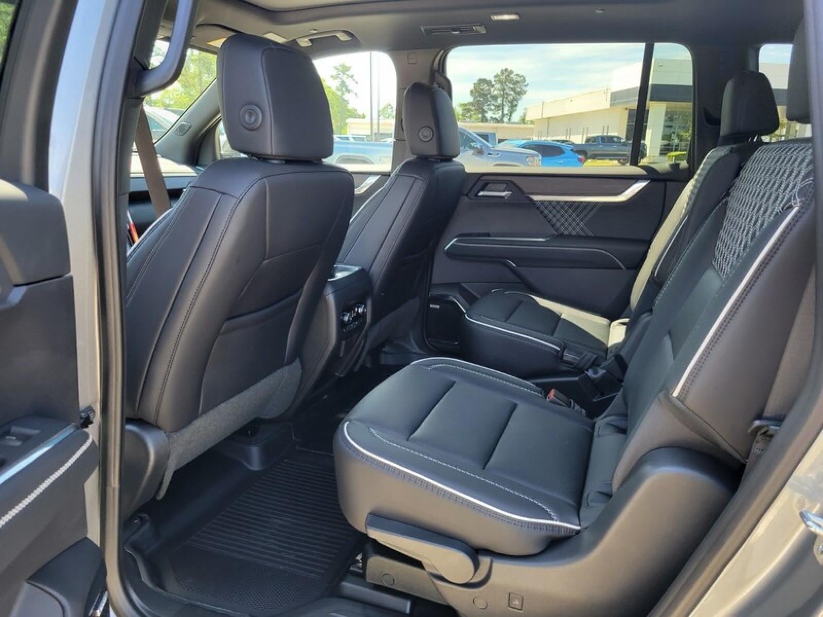 2026 GMC Acadia FWD Denali