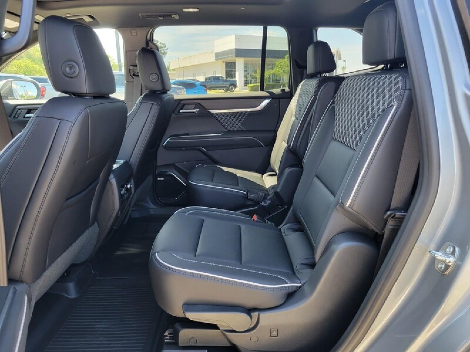 2026 GMC Acadia FWD Denali