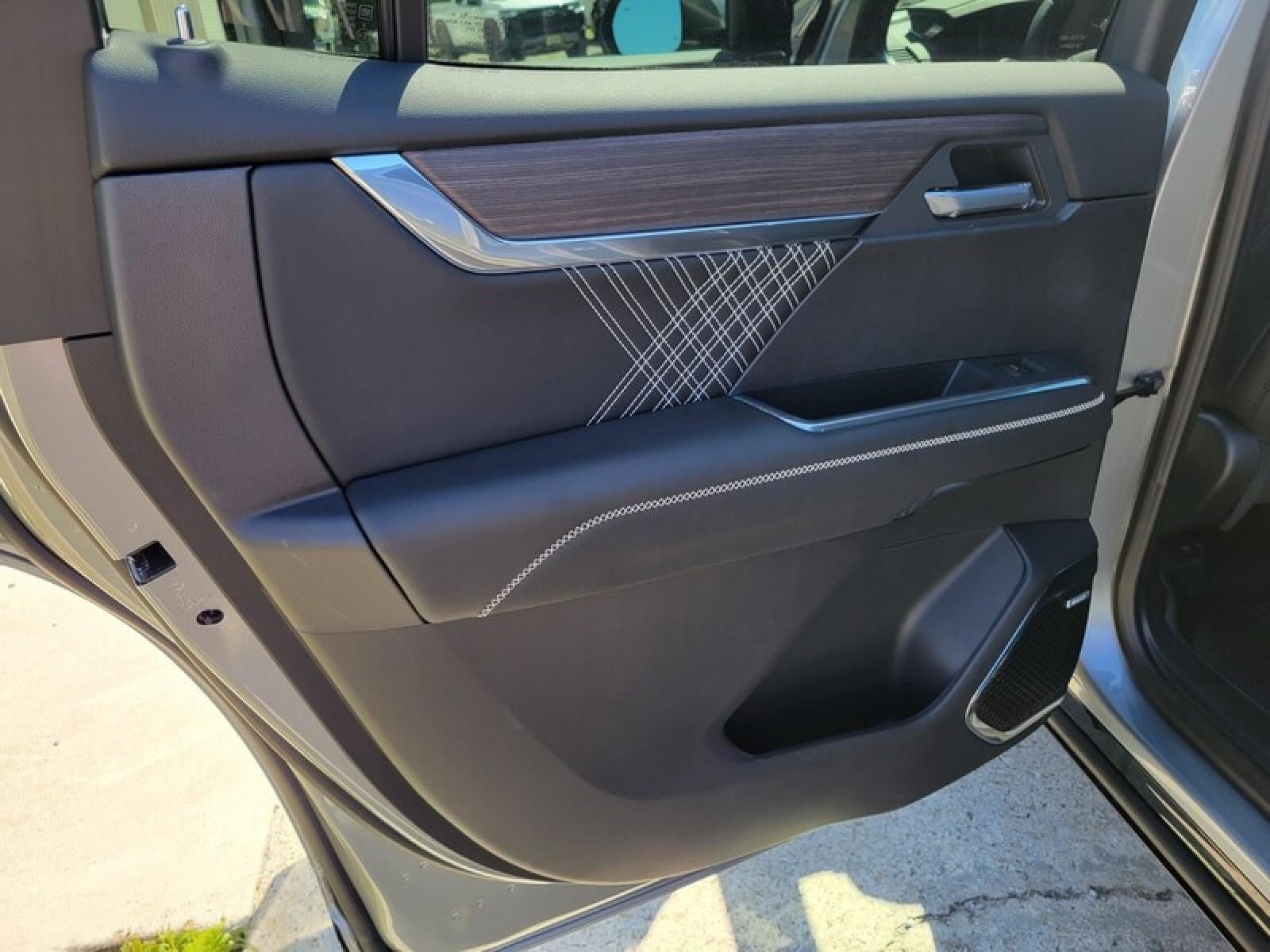 2026 GMC Acadia FWD Denali