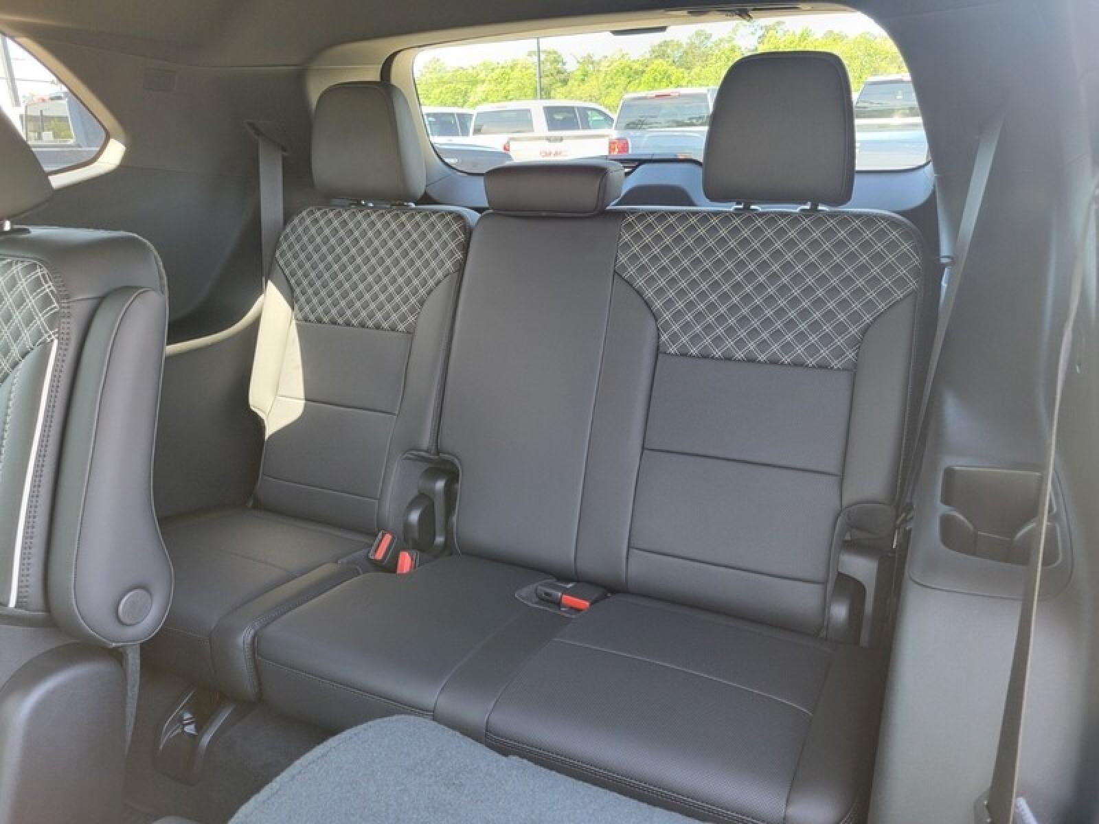 2026 GMC Acadia FWD Denali